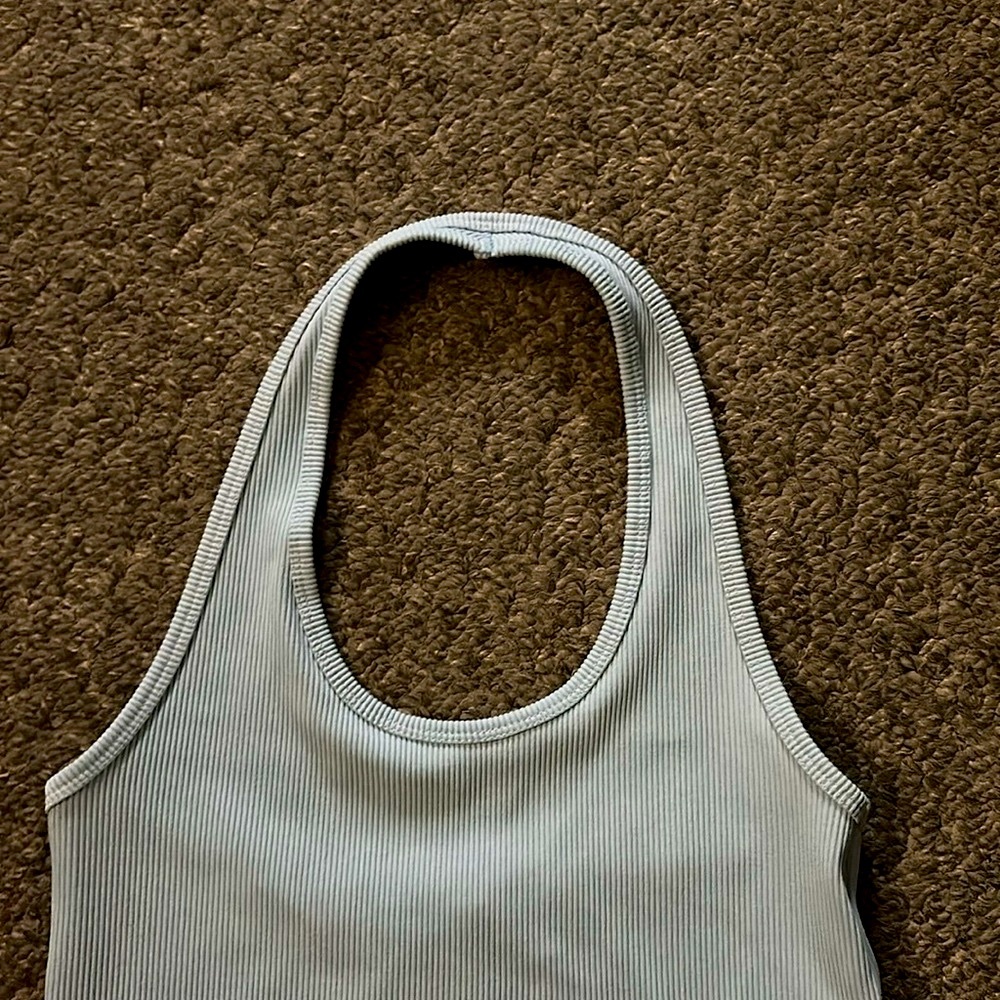 H&M Cropped Ribbed Halter Tank Top - Picture 2 of 4